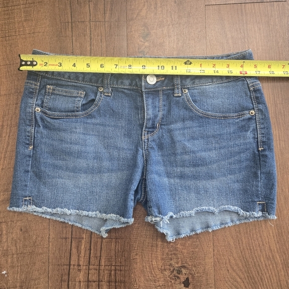 SO Denim Blue Women's Shorts Size 11 - Excellent Condition. - Picture 3 of 8